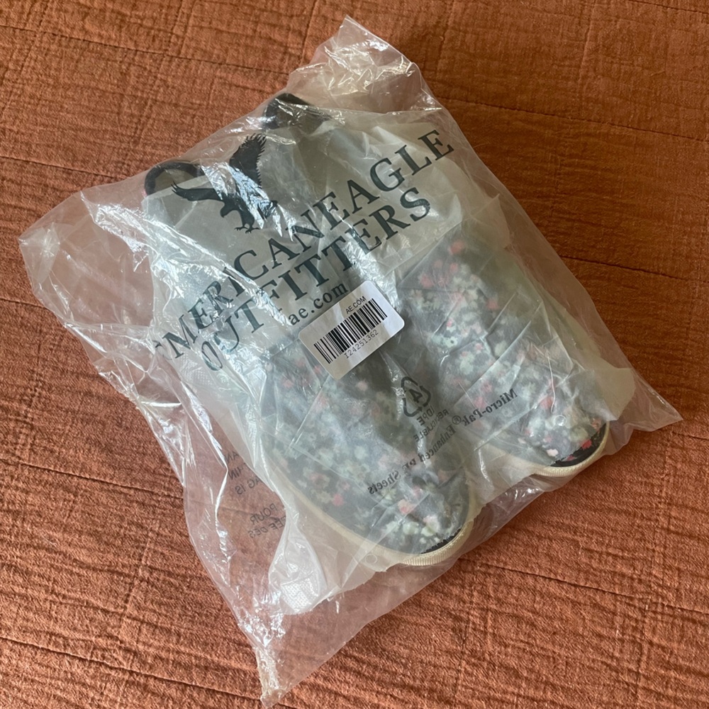 Retro AEO Floral Print Slide On Sneakers - Picture 8 of 8